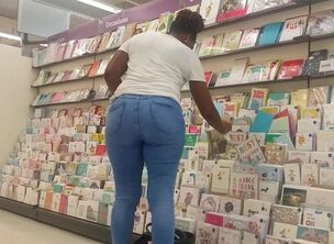 Phat booty in jeans